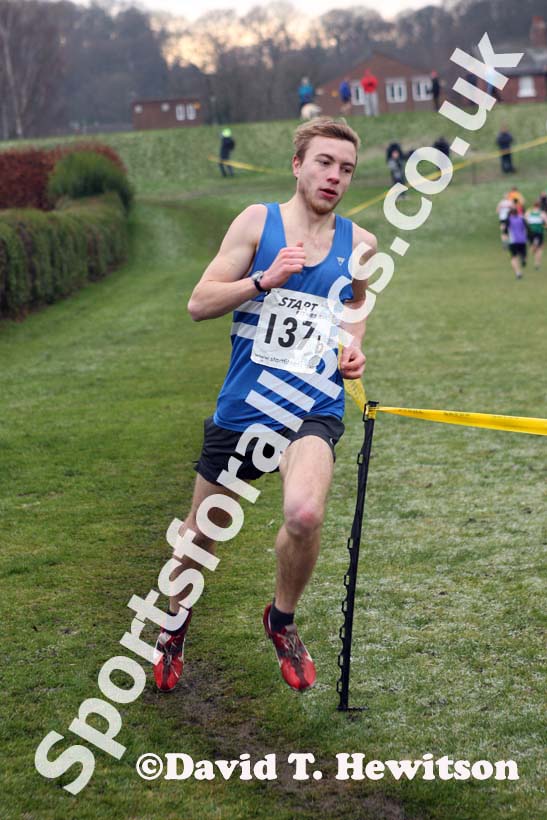 Morpeth 2nd leg senior mens Durham Cathedral Relays. Photo: David T. Hewitson/Sports for All Pics
